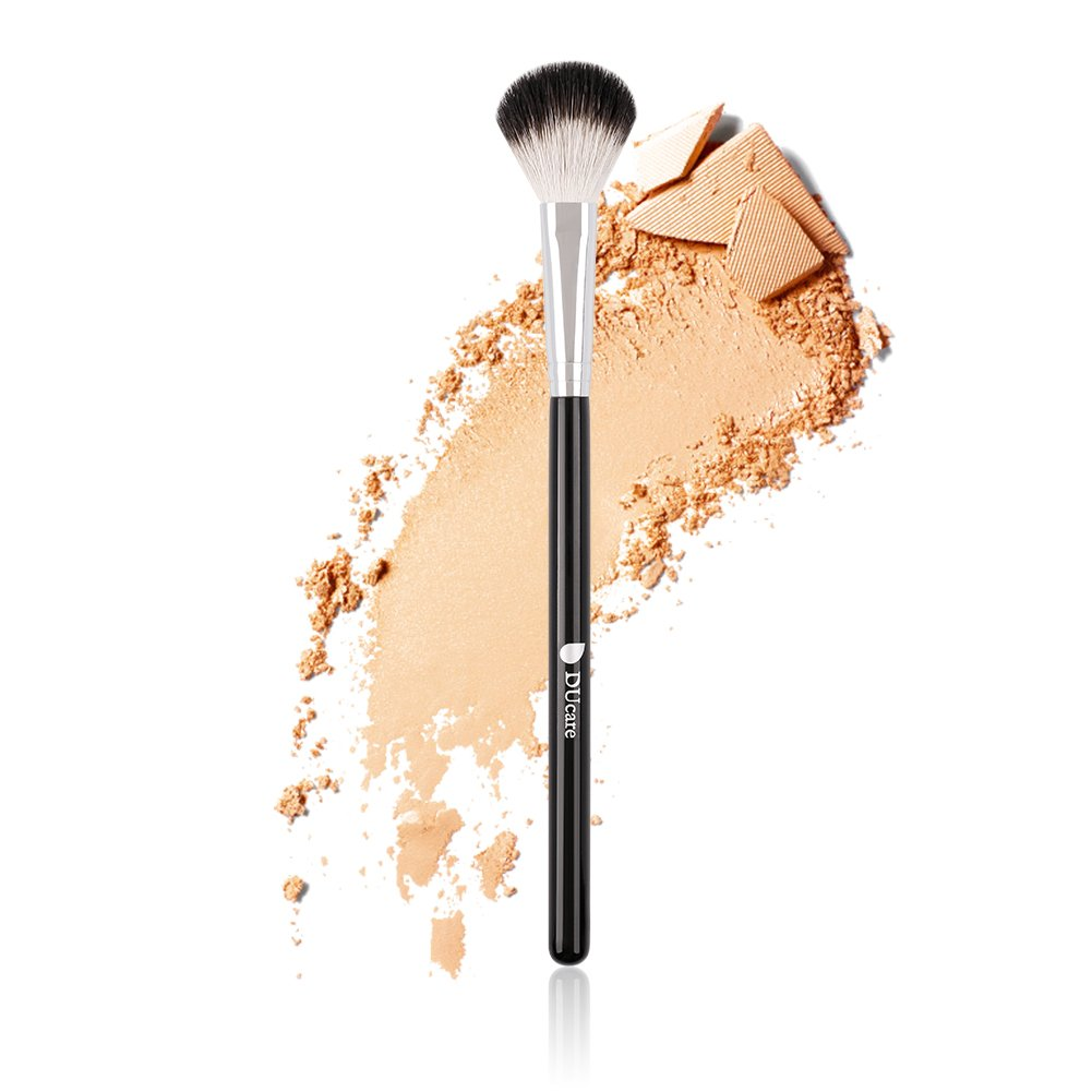Fan Brush Highlighter for Flawless Makeup Blending & Foundation Lock-image