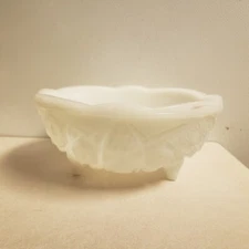Vintage McKee Press Cut Milk Glass Bowl Light Scallop Rim Quintec Patrn 7” Thick