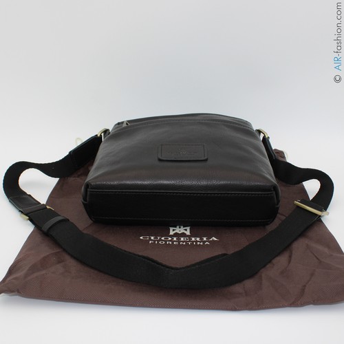 Cuoieria Fiorentina men's Tuscan vegetable tanned black leather crossbody bag - Picture 9 of 10