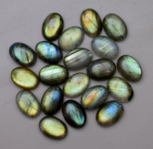 Lot De 90 Cabochons En Labradorite Naturelle 'Golden Flash' - 1Kg (environ 5000 Carats) - Formes Et Tailles Mélangées