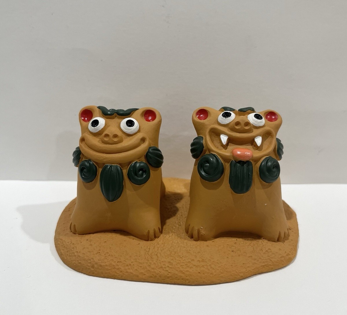 Okinawa Lucky Charm Omamori Fusui Standing Mini Shisa Lion Brown