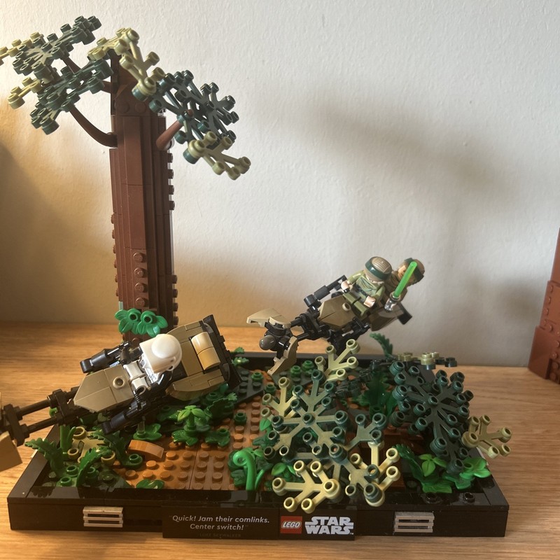 LEGO Star Wars Endor Speeder Chase Diorama 75353 Used