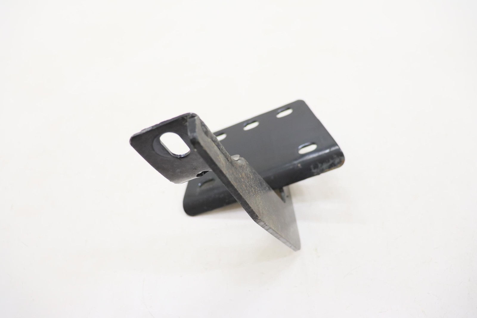 2019 - 2022 RAM 1500 RIGHT SIDE RUNNING STEP BOARD MOUNT BRACKET SUPPORT OEM