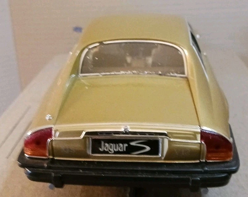 Road Signature 1975 Jaguar XJS ESCALA 1:18 modelo diecast dorado Foto 4 de 4