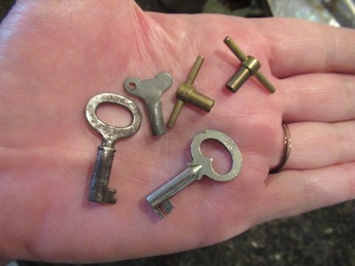 5 Vintage & Antique Clock Winding Keys #170 #28 & Brass