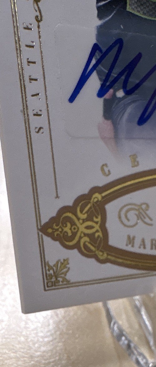 Panini 2012 National Treasures Century Marshawn Lynch Auto #38 06/25 Seahawks view 4