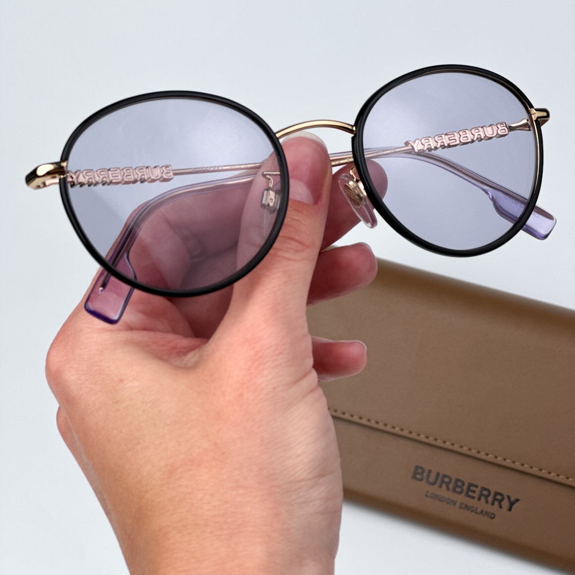 Burberry Women Sunglasses Black Gold Lilac Oval BE3148D  display picture 3