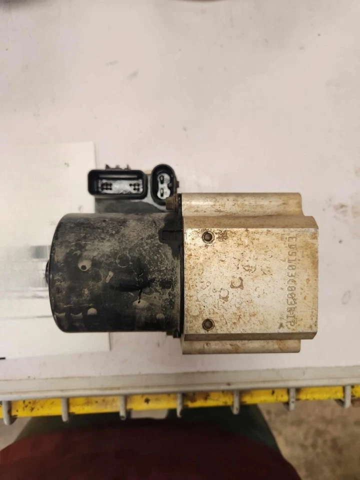 2004-2005 Chevy Trailblazer Anti Lock Brake Abs Pump Control Module Assembly Foto 3 de 4