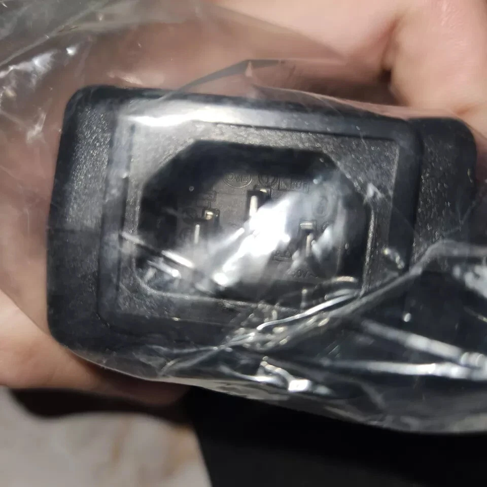 D-Link DP301P+ Network Centronics Printer Server – Wired USB Parallel Port Conne - Image 4 of 4