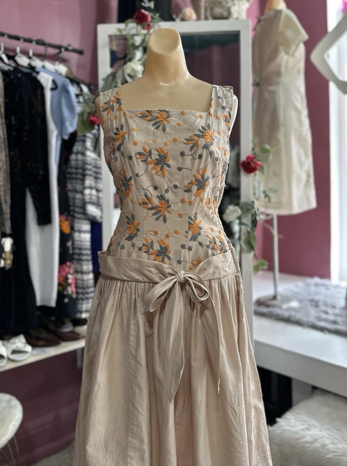 Vestido de Día Vintage Años 50 Estampado Floral Bordado Ajuste y Acampanado Algodón Fiesta Verano S Foto 3 de 4