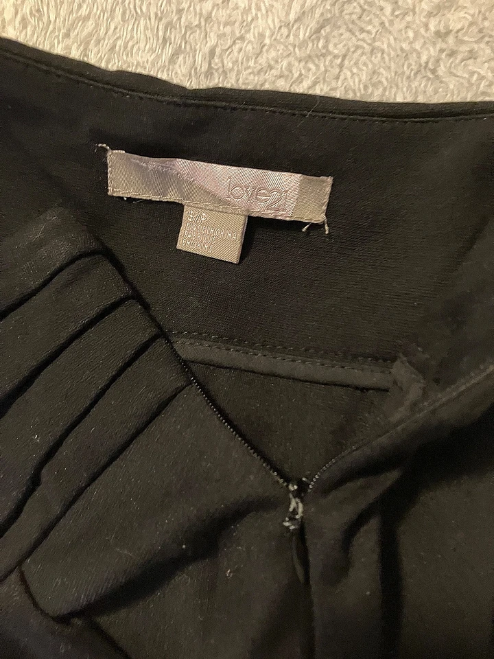 Falda Love 21, pequeña para mujer, negra, cremallera lateral Foto 3 de 4