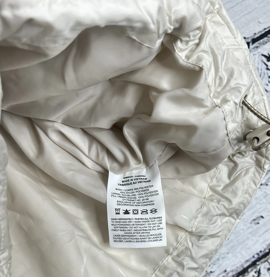 Chaqueta Nike Sportswear Swoosh Puffer PrimaLoft FB8729-104 para mujer talla grande NUEVA Foto 4 de 4