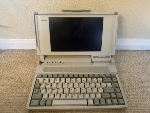 Toshiba T1000SE Vintage Laptop Model PA8003U For Parts