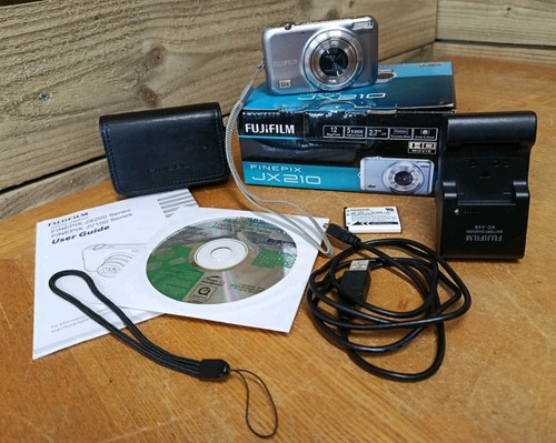 FujiFilm FinePix JX210 Digitalkamera silber OVP manuelles Ladegerät getestet funktioniert