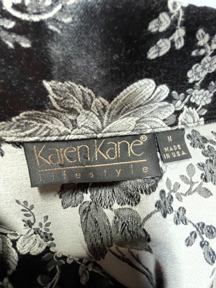Chaqueta corta Karen Kane para mujer negra gris con estampado floral bolsillos medianos ligera Foto 3 de 4