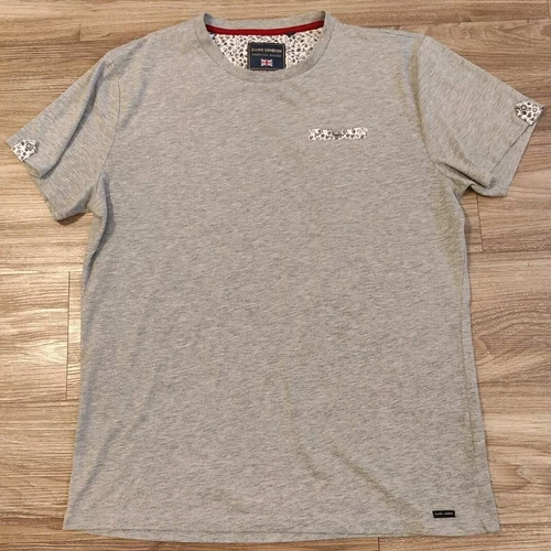 Guide London British Design T-Shirt Mens LARGE Gray Floral Accent Pocket