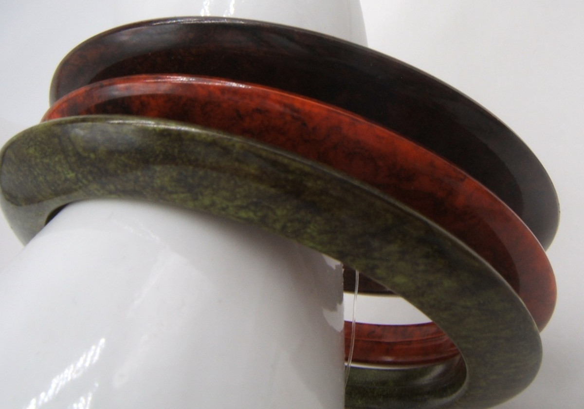 3 BANGLE BRACELETS PLASTIC WITH A MARBLEIZED FINISH MWT View 6