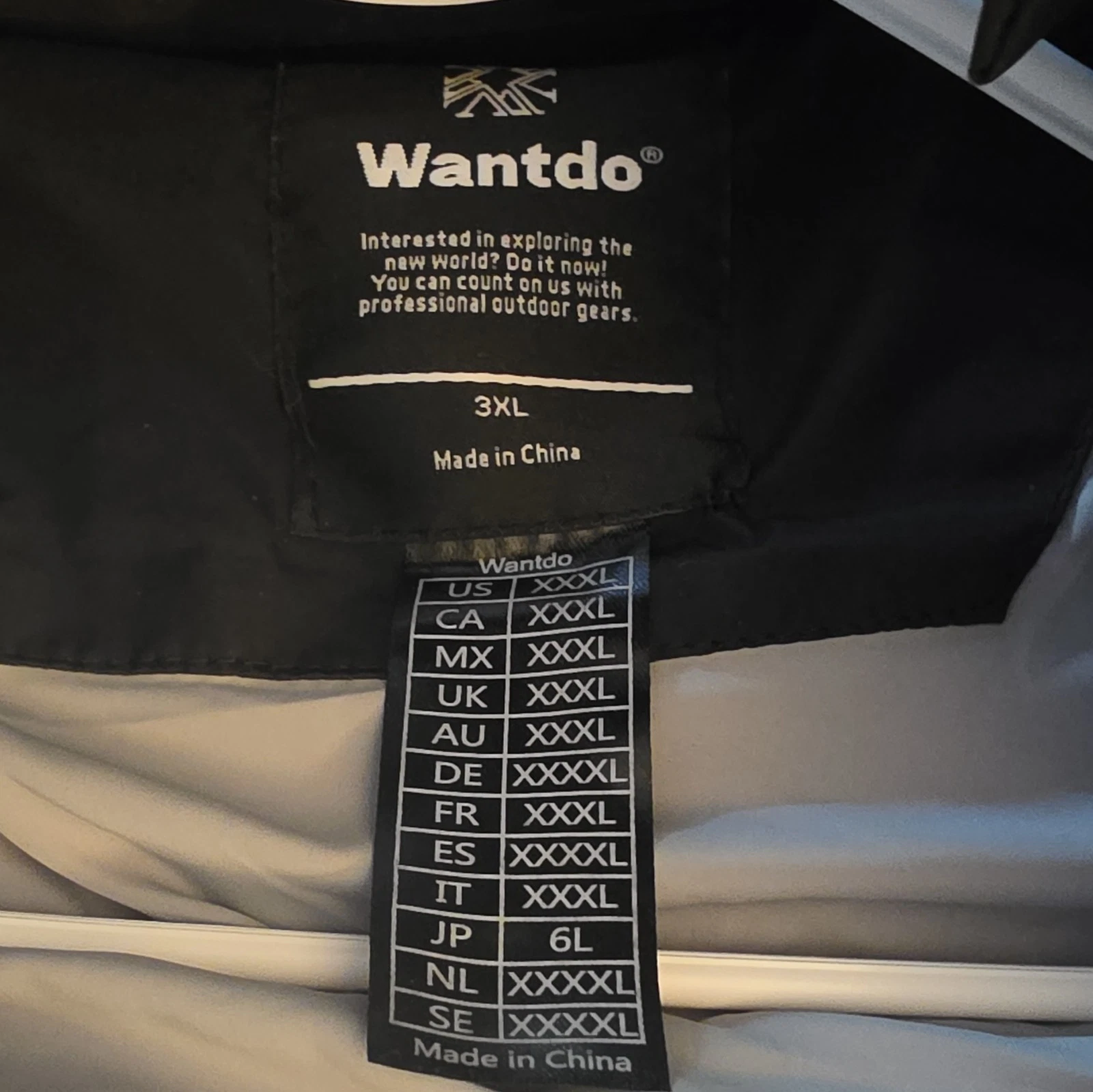 Wantdo Men's Black Hooded Puffer Vest Insulated Button & Zipper 3XL Big & Tall - product detail image 4