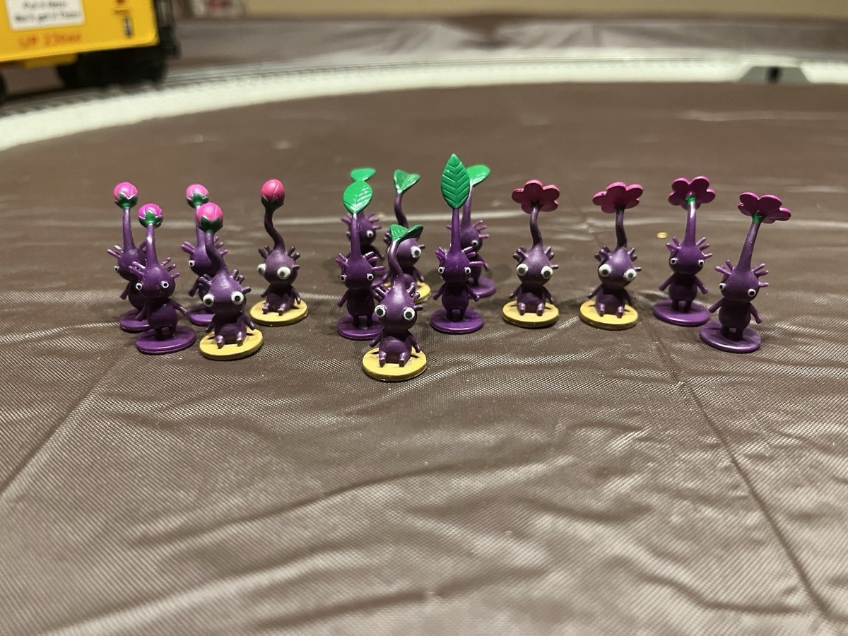 Rare 2004 Agatsuma Pikmin 2 Mini figure Series 1 and 2 Mostly