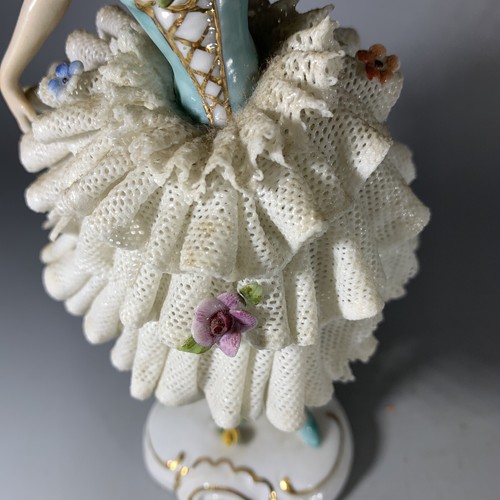 Antike deutsche Hus Spitze Porzellan Figur Ballerina Tänzerin, 6 1/2" hoch. - Bild 8 von 9