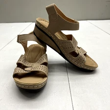 Iszi Beige Platform Wedge Orthopedic Arch Sandals Women's Size 4.5