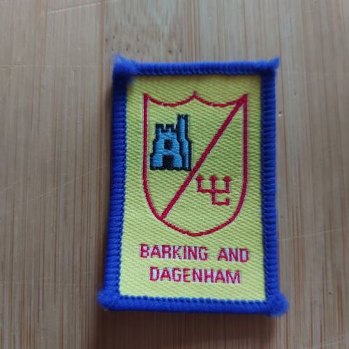 UK Scouting District Single Badge BARKING AND DAGENHAM  - Picture 1 of 1
