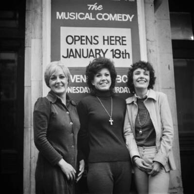 Annie McGreevey and others in'Company' UK 1972 OLD PHOTO