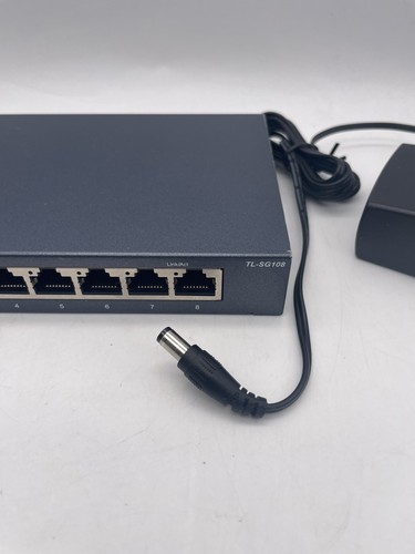 TP-LINK TL-SG108 8-Port Gigabit Desktop Switch - Picture 3 of 11