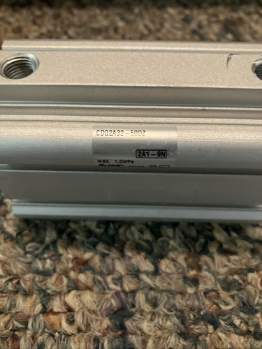 SMC Kompakt-Führungsluftzylinder CDQ2A32-50DZ - Bild 2 von 3