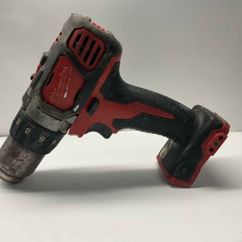 Milwaukee M18 1/2'' Cordless Compact Hammer Drill 2607-20⭐️FOR PARTS⭐️