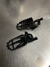 Honda CR 250 CRF 250 450 NOS footpegs foot pegs 50616-KZ4-J40 50642-KZ4-J40