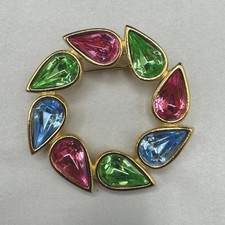 Vintage Faceted Rhinestone Green Blue Pink Wreath Circle Gold Tone Brooch Pin
