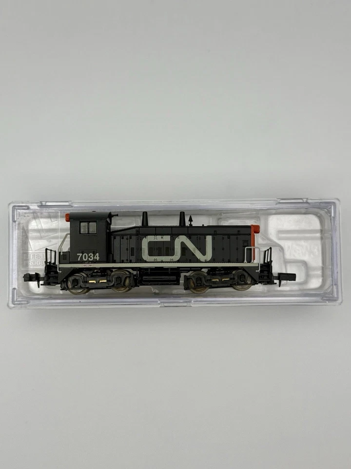 NIOB N Life Like 79000 SW9/1200 Switcher locomotive Canadian National CN 7034 - Image 2 of 4