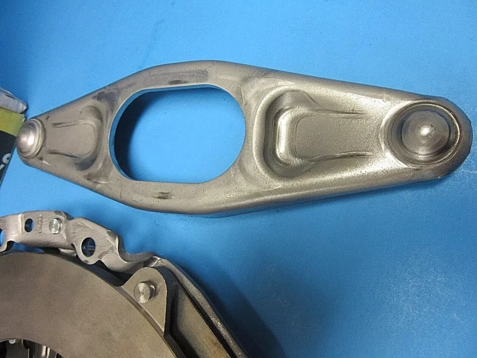 Clutch Kit LUK BMW OEM# 21207587368 128i 325Ci 325i 328i 328i xDrive 528i Z4 SMG - Image 4 of 4