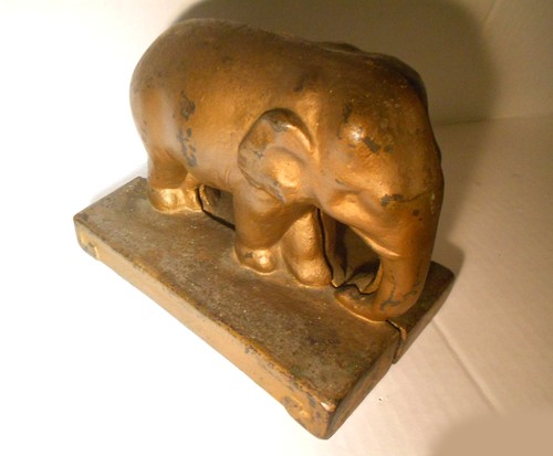 Vintage Gold Cast Iron Elephants Bookends. Size: Tall 7" -5 1/2" Long - 2" Deep - Picture 5 of 12