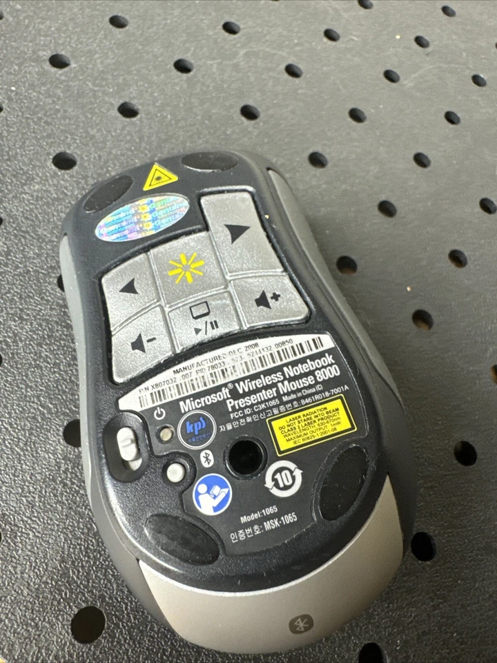 Microsoft Mouse Wireless Notebook Presenter 8000 1065 Silver Bluetooth Laser - Image 4 of 4