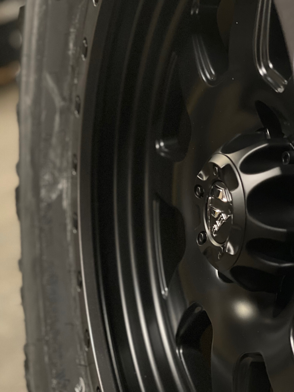 5) 17" Fuel D551 Trophy Black Gray Wheels 35" MT Tires 5x5 Jeep