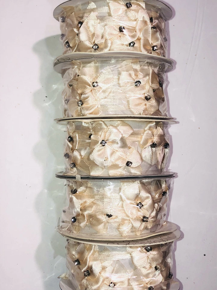 Mini guirnalda de arco de diamantes de imitación cinta marfil 1/8" 1,3 yardas (4') BERWICK OFFRAY Foto 3 de 4