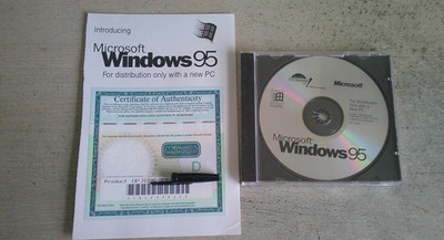 Microsoft Windows 95 - PC Betriebssystem mit CD Sampler, Disc, COA & Code