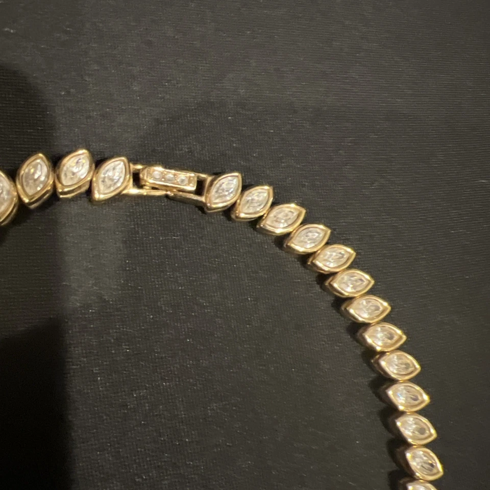 Elegante collar de cristal Swarovski Marqués Foto 4 de 4