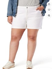 Levi Signature Mid-Rise 5  Cuffed White Stretch Denim 5pkt Shorts Plus Sz 22 NWT