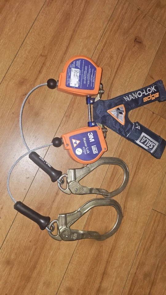 Doble Gancho 3M -SALA doNano-Lok Borde Línea de Vida Auto-Retráctil, Cable, 8 ft. Foto 3 de 4