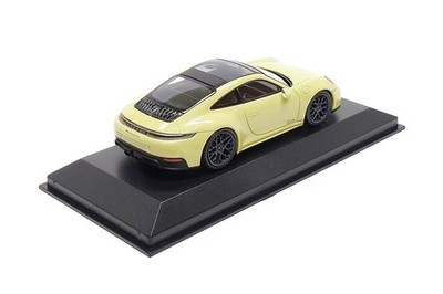Minichamps 1:43 Porsche 911 Carrera GTS (992.2) in Cartagena