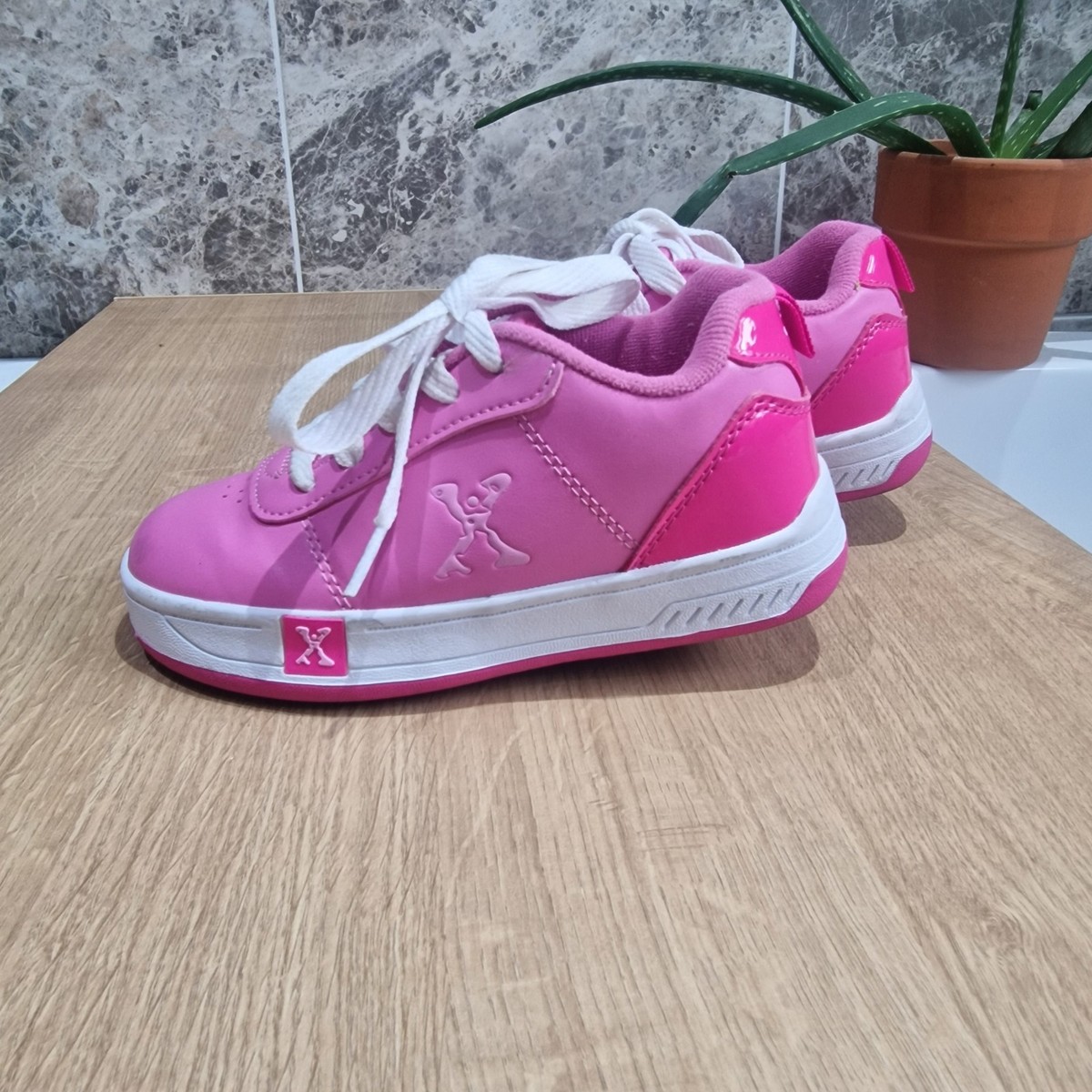 Girls Kids Pink Sidewalk Sport Heelys Trainers Size 11 VGC UK