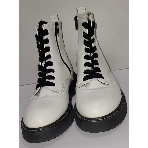 Madden Girl Combat Boots White Lace Up Lug Sole Ankle Boots Size 7.5 - Picture 5 of 7