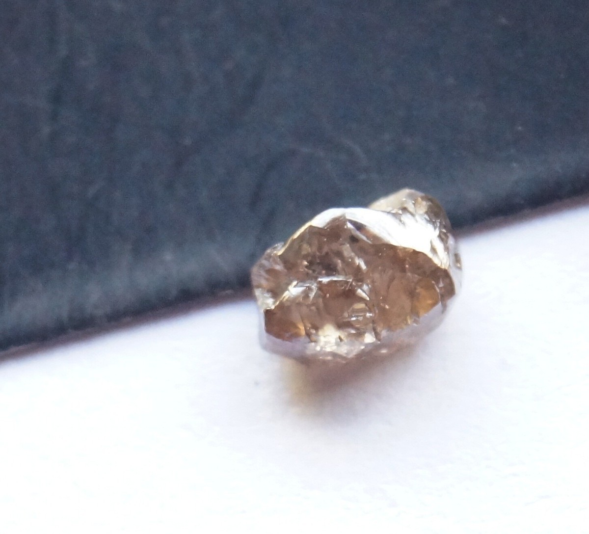 Diamant Naturel Brut 2,78 Carats, Couleur Gris Blanc, Clarté I3 - Pour Bijouterie Ou Collection