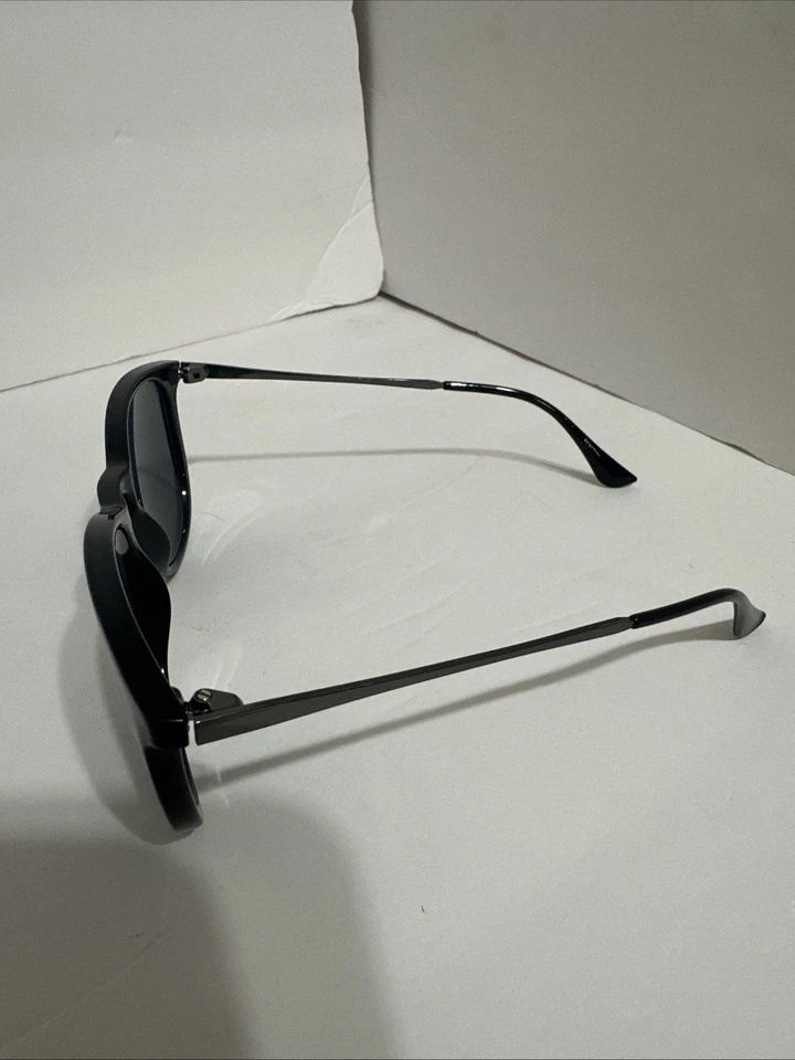 Gafas de sol Kenneth Cole Reaction negras KC1289 1A Foto 2 de 4