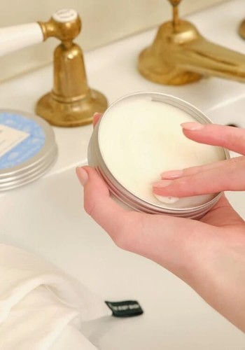 The Body Shop - Camomile Sumptuous Cleansing Butter - 90ml For ALL SKIN TYPES - Picture 2 of 2