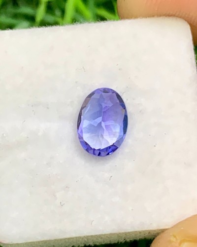 Natural Bi Color Tanzanite 0.96 Carat 7.5x5.5 MM Oval Shape Faceted Gem - Picture 6 of 9