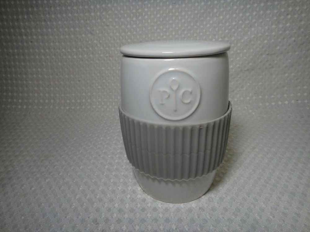 Pampered Chef Ceramic Microwave Egg Cooker w/ Lid & Hand Grip 17B Kitchen Gadget